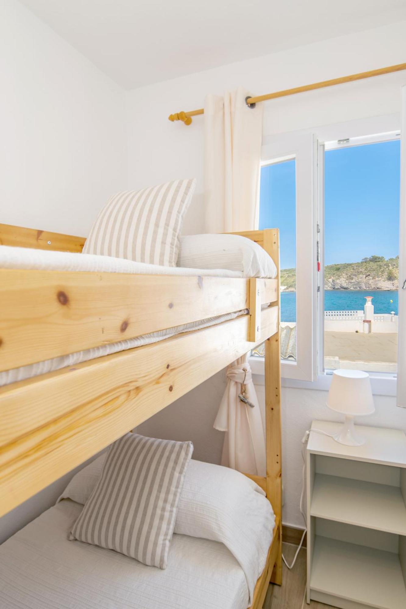 Ponent-Apartamento Frente Al Mar, Refugio Costero Es Grau Bagian luar foto